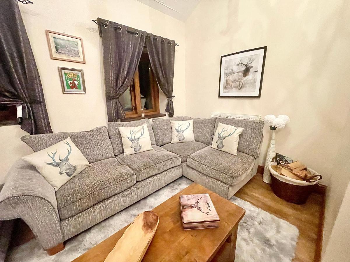 Holiday home Rural Stone Barn With Log Burner, Tranquil Setting Usk