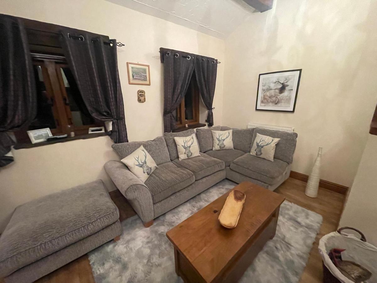 Rural Stone Barn With Log Burner, Tranquil Setting Usk